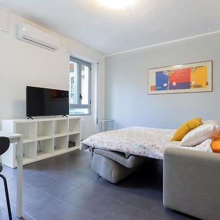 Апартаменты 20Mins From Duomo - Renovated Apt Near City Center Милан Экстерьер фото