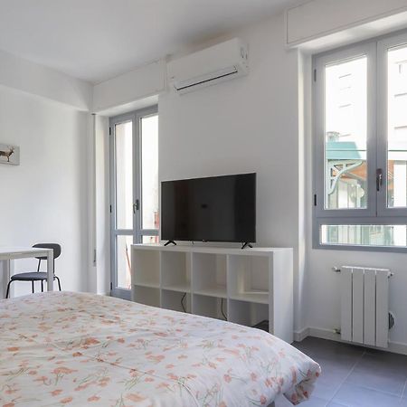 Апартаменты 20Mins From Duomo - Renovated Apt Near City Center Милан Экстерьер фото