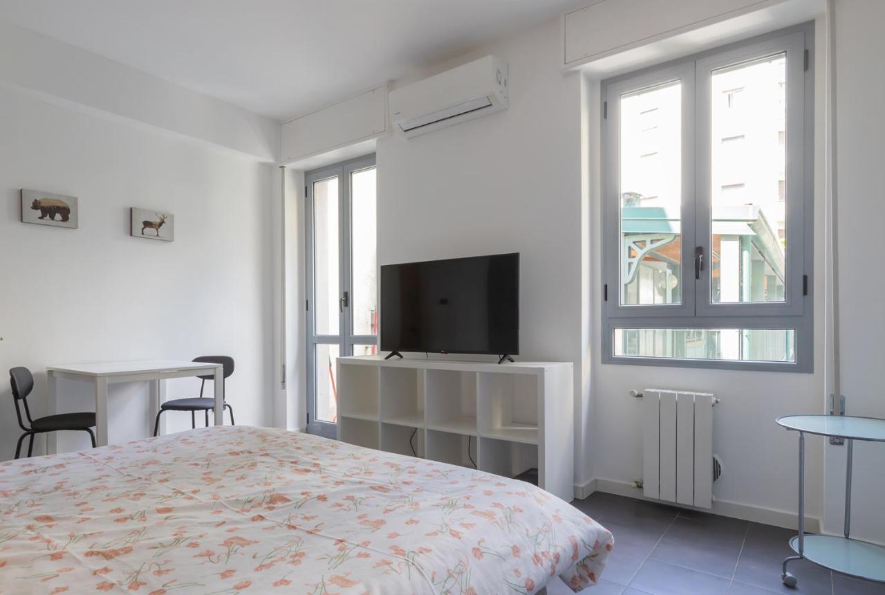 Апартаменты 20Mins From Duomo - Renovated Apt Near City Center Милан Экстерьер фото
