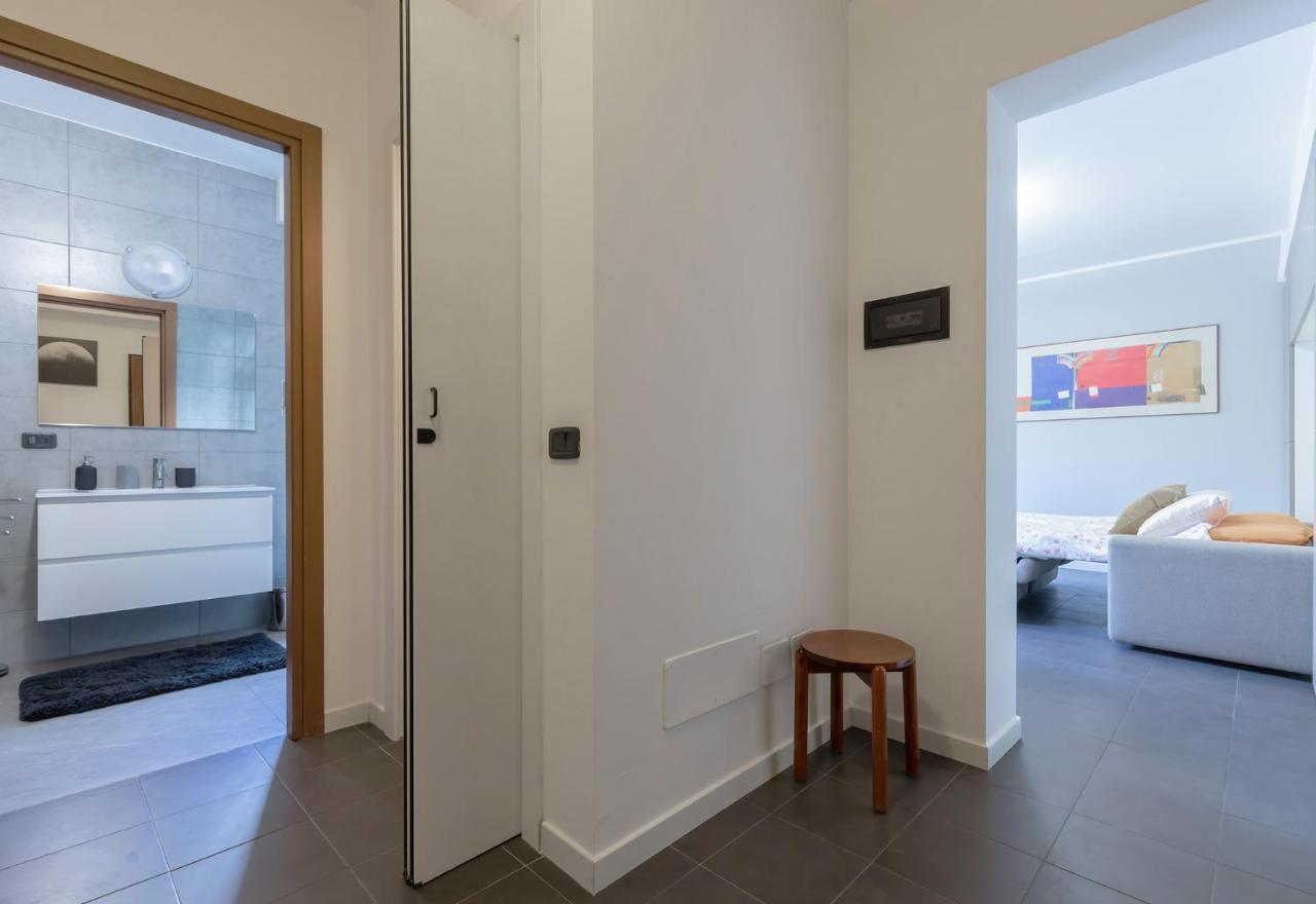 Апартаменты 20Mins From Duomo - Renovated Apt Near City Center Милан Экстерьер фото